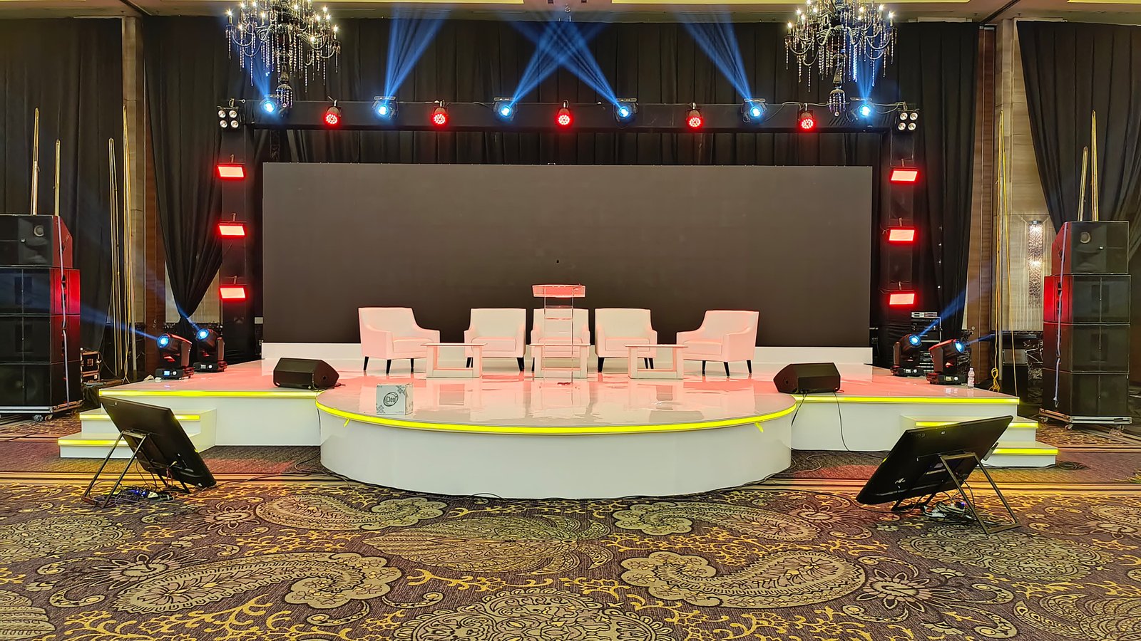 SEWA SOFA KEBAYORAN BARU DI JAKARTA SELATAN 